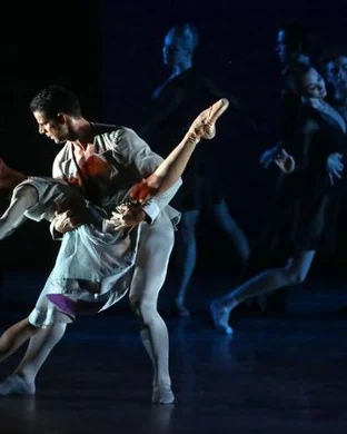 Saint Louis Ballet: Swan Lake & Broadway Dreams